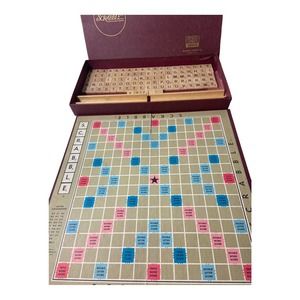 1976 SELCHOW & RIGHTER "SCRABBLE" Crossword Board Game